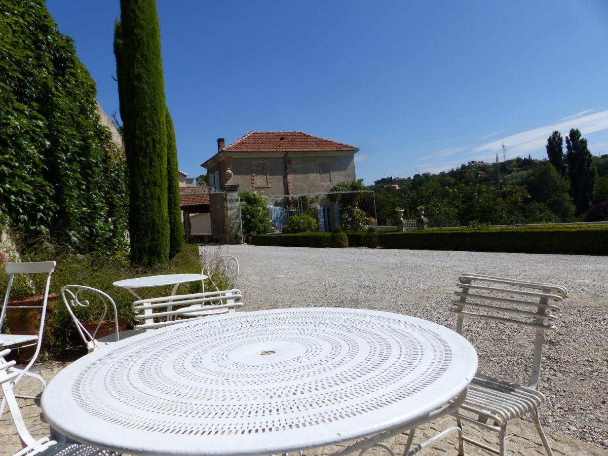 Chateau Du Grand Jardin Valensole Exterior foto